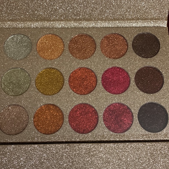 - GALAXY GLITTER EYESHADOW PALETTE NEW - Picture 2 of 6